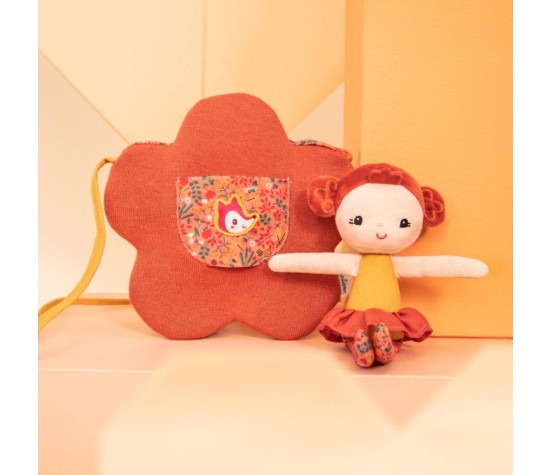Poupée Adèle avec sac fleur